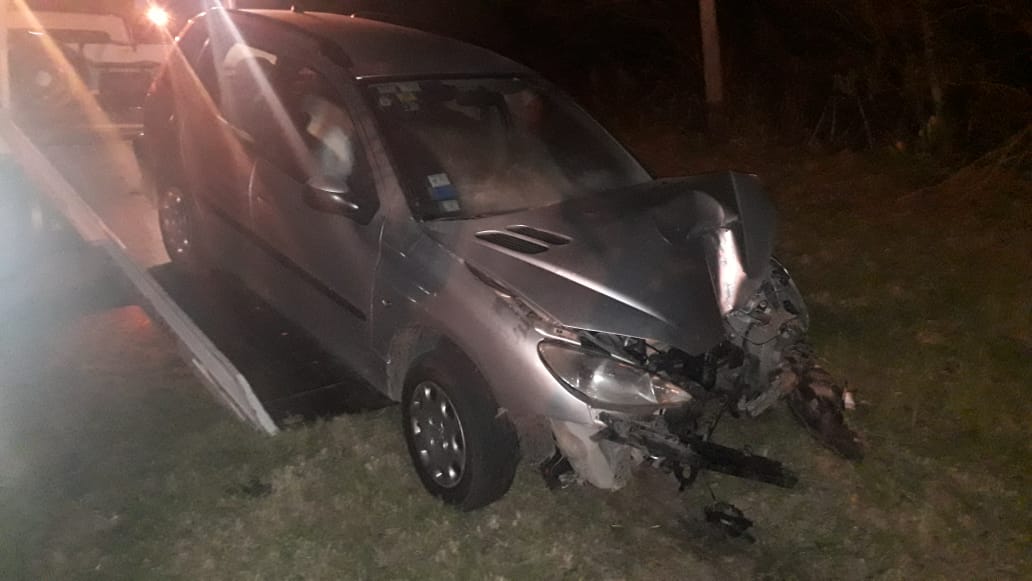 Policiales: Un conductor alcoholizado chocó contra una columna en el acceso