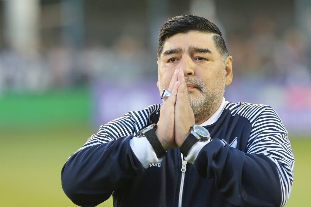 Preocupación por Diego Maradona: fue internado en una clínica de La Plata