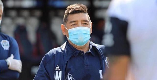 Se detectó un caso de COVID en el mismo piso donde está internado Diego Maradona