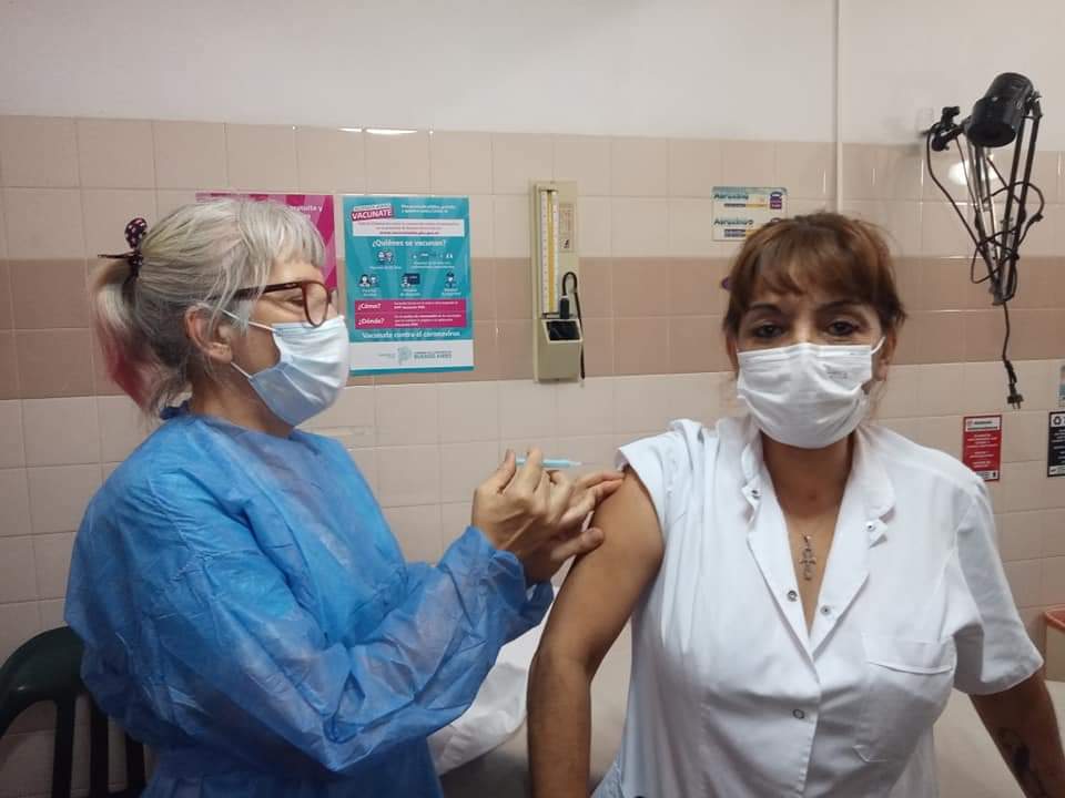 Coronavirus: Continúa la vacunación del personal de terapia intensiva