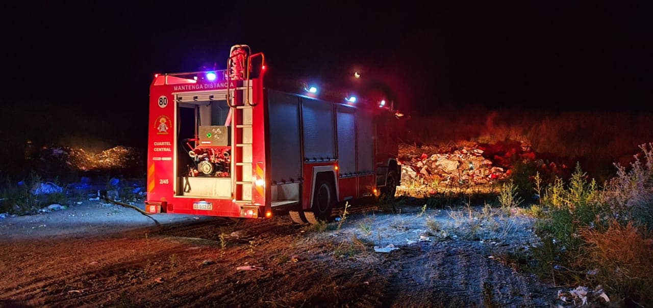 Bomberos: Incendio en basural de Ruta Nº9 y 41