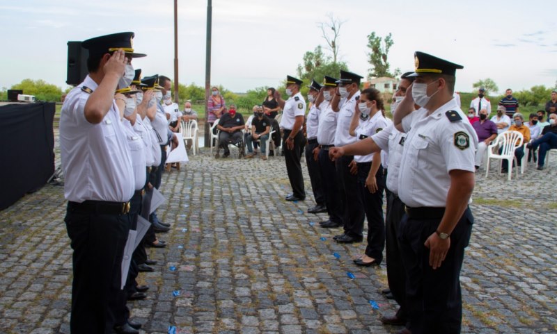 En el puerto local se desarrolló el acto en conmemoración al Día de la Policía Bonaerense