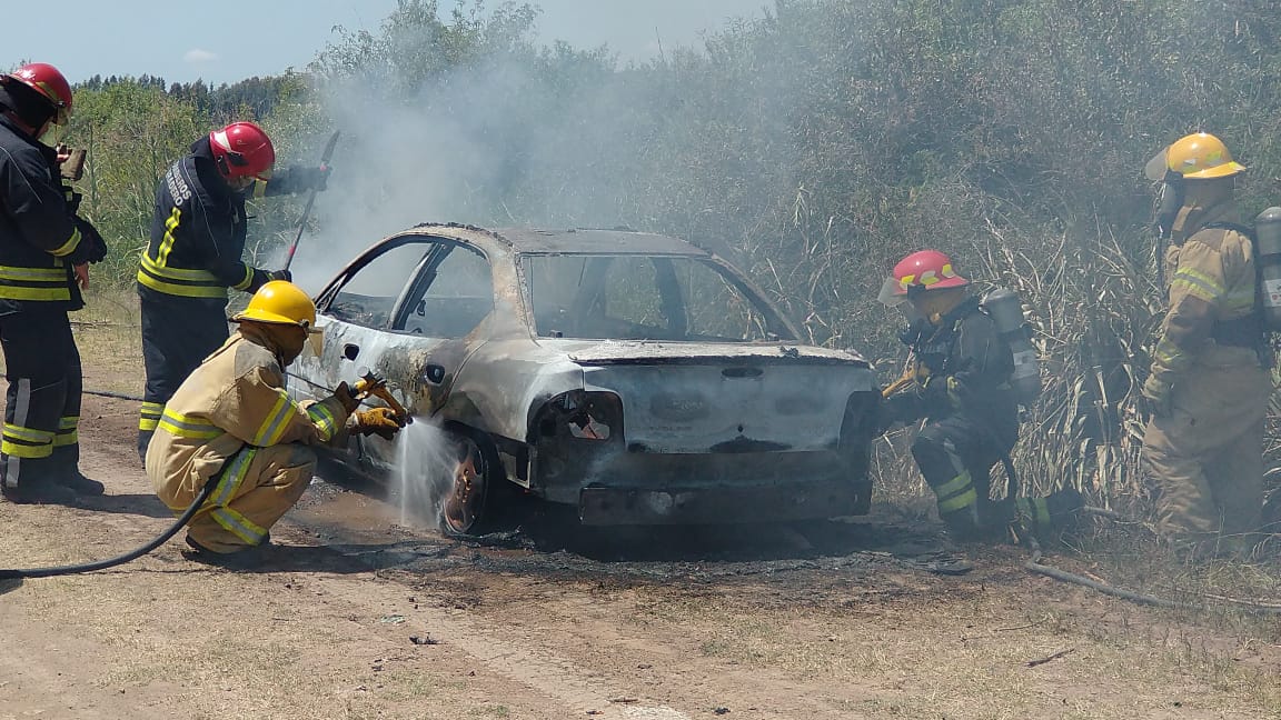 Bomberos: Incendio de un vehículo en Antártida Argentina y las vías