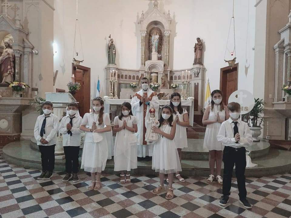 Parroquia Santiago Apóstol: Comuniones y Confirmaciones.