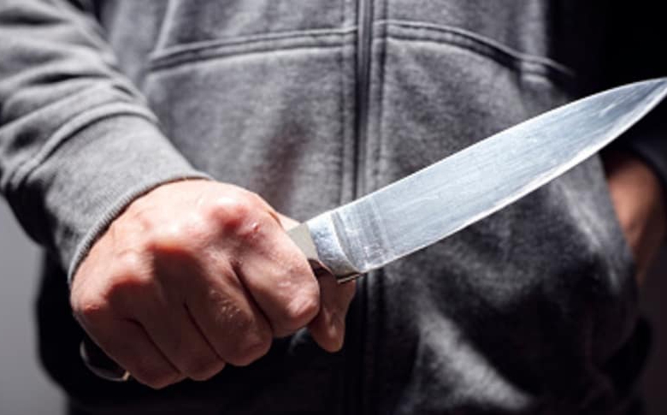 Policiales: Se resistió al arresto con un cuchillo en cada mano