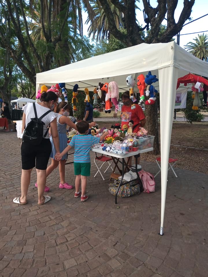 #DisfrutáBaraderoTodoElAño | La Plaza Mitre fue el escenario de la primera Feria de Emprendedores del año