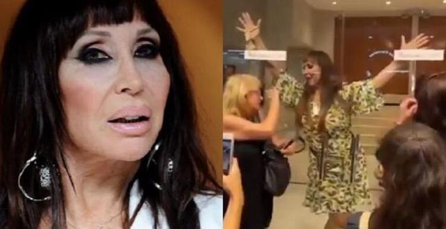 La sorprendente técnica «anti covid» de Moria Casán para sacarse fotos con el público en el teatro
