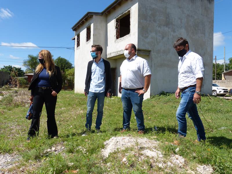 #EsConTodos | El intendente y el ministro de Infraestructura y Servicios Públicos recorrieron obras de viviendas, accesos y repavimentación