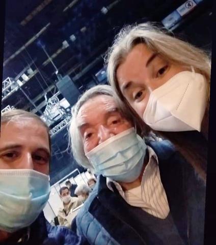 Carlitos Balá fue vacunado contra el Covid en el Día de la Felicidad