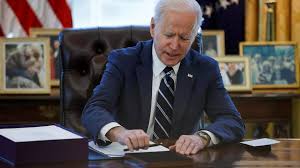 Joe Biden anunció la eliminación de restricciones de edad para recibir la vacuna contra el COVID-19