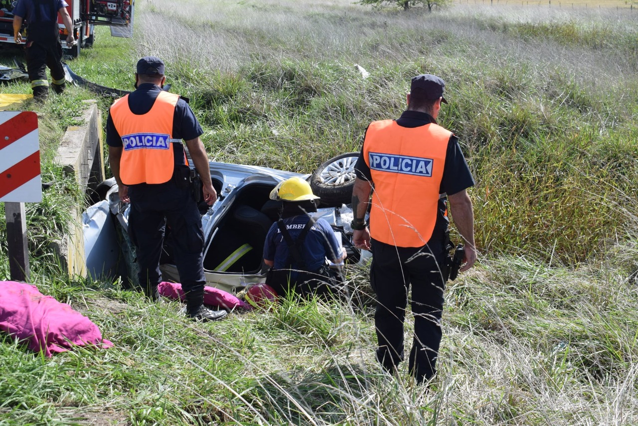 Accidente en Navarro: Una familia de Baradero volcó en ruta Nº 41 (video)