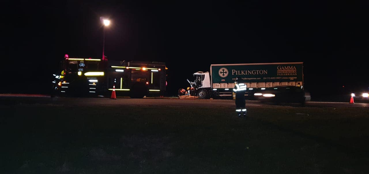 Bomberos: Accidente entre dos camiones en Ruta 9