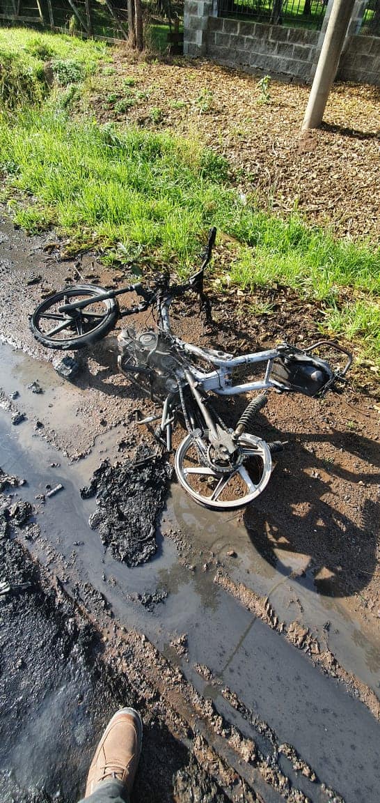 Bomberos. Se incendió una motocicleta en el acceso a nuestra ciudad