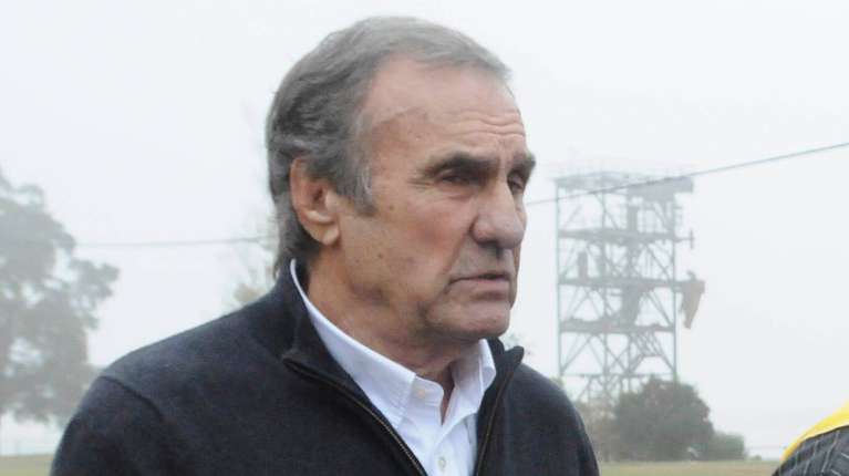 El senador Carlos Reutemann tuvo una desmejora en su estado de salud y continúa internado con pronóstico reservado