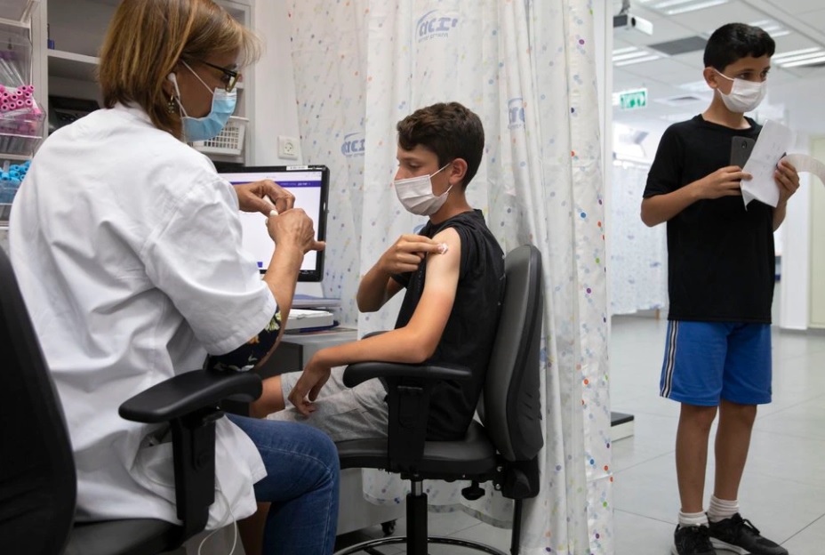 Familias con niños que poseen patologías de riesgo reclaman la urgente aplicación de la vacuna de Pfizer