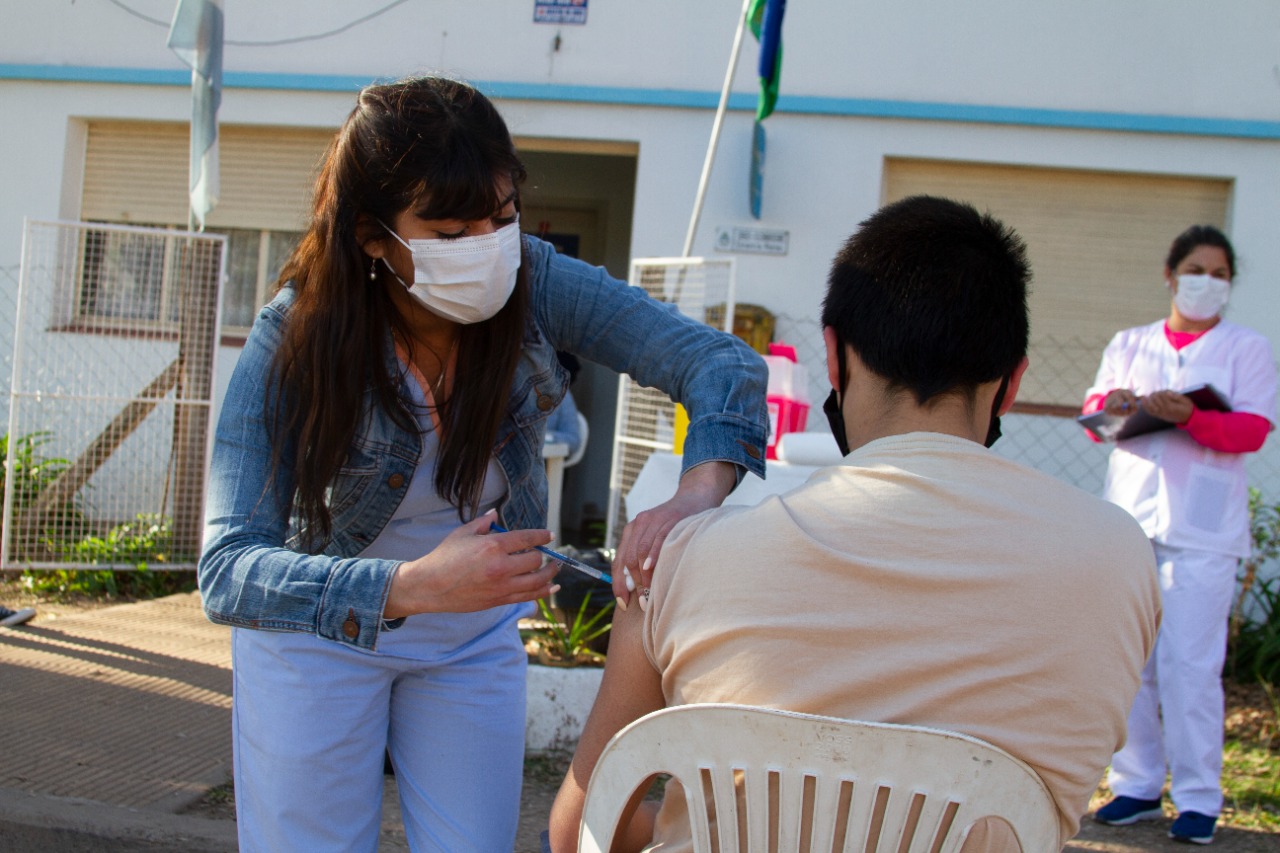 #TrabajamosParaCuidarte | En Santa Coloma se realizaron aplicaciones de vacunas contra el Covid-19 y contra la gripe