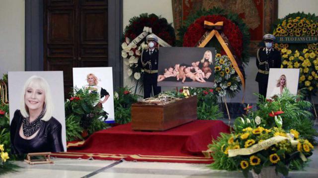 Comenzó la despedida a Raffaella Carrá