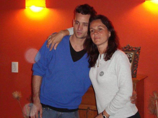 Habló la mamá de Chano Charpentier: “Él no atacó a nadie, entró la policía y le disparó”