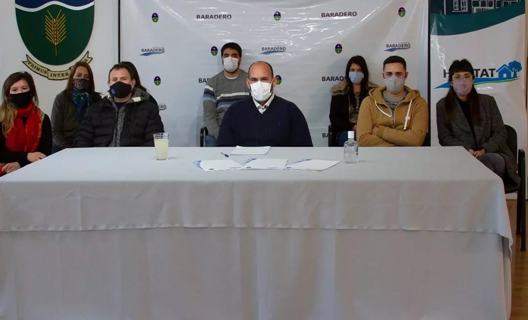 Trabajamos para que vivas mejor | Familias de Baradero recibieron los créditos de acceso a la Casa Propia