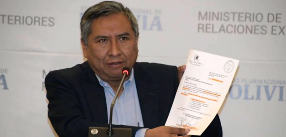 Bolivia aseguró que el gobierno de Macri envió “material bélico” para reprimir las protestas contra Jeanine Áñez