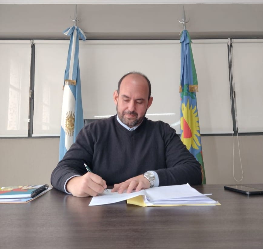 #TrabajamosParaElFuturo | El intendente firmó y envió el expediente al Concejo para concretar la cesión de terrenos para la radicación de la empresa Mirgor