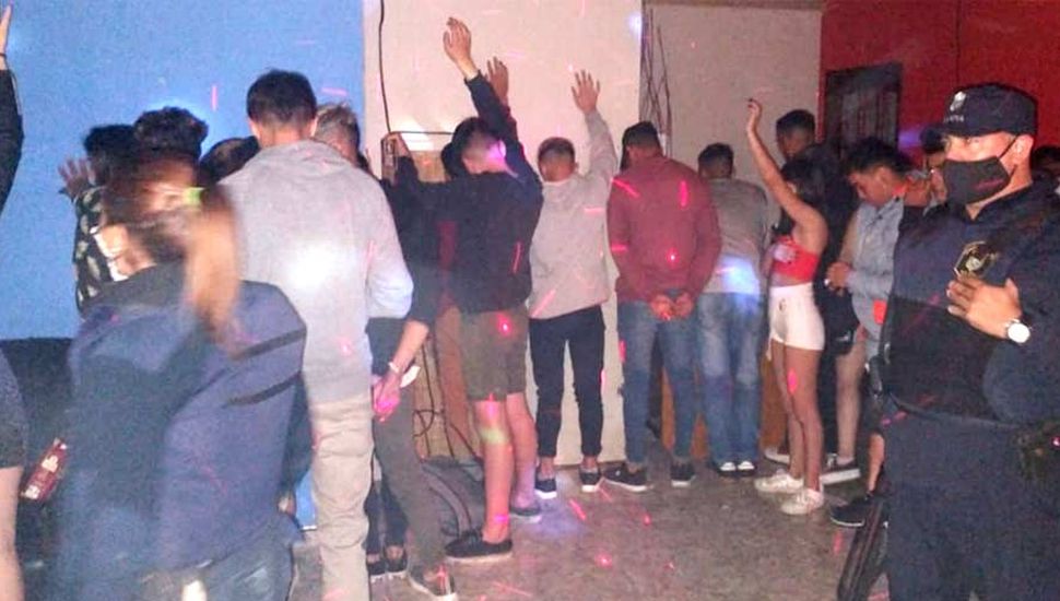 Policiales: Desbaratan una fiesta clandestina a las once de la mañana y con jóvenes de otra ciudad