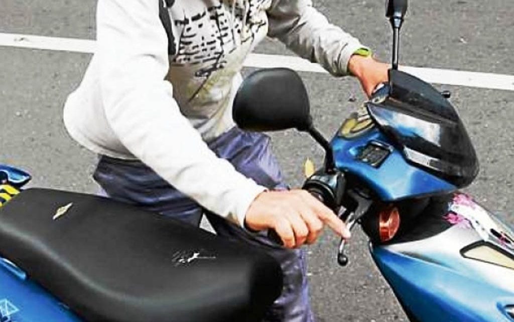 Policiales: Le roban la moto estacionada en la vereda de su casa