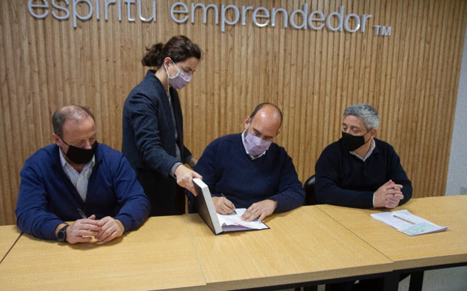 Gran avance hacia el futuro de Baradero: el intendente firmó el boleto compra-venta para la radicación de Mirgor