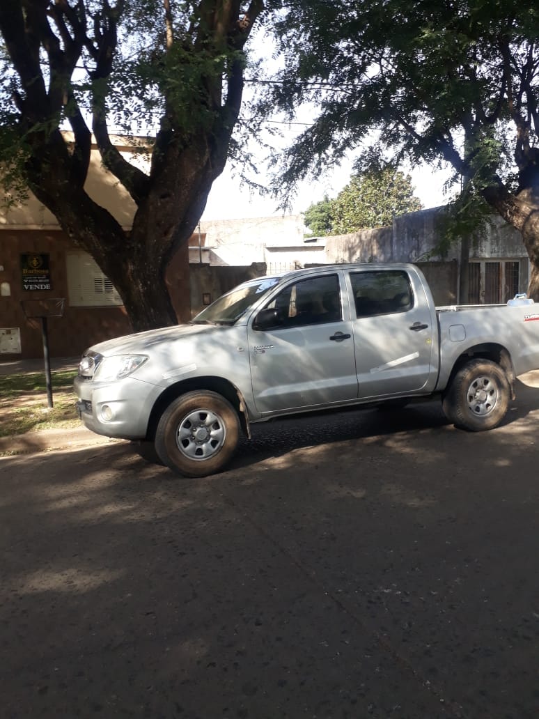Policiales: Se robaron una camioneta Toyota Hilux