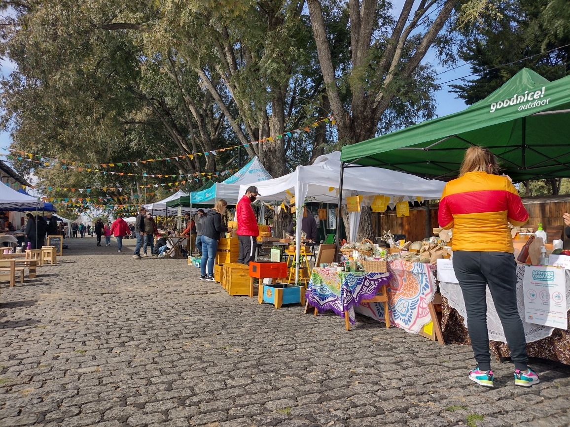 #DisfrutáBaraderoTodoElAño | Gran edición de Mercado Raíz en el Paseo del Puerto