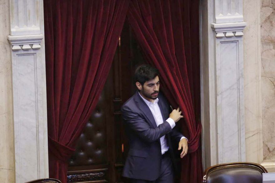 Facundo Moyano renunció a su banca en Diputados y prometió «combatir la precarización laboral»