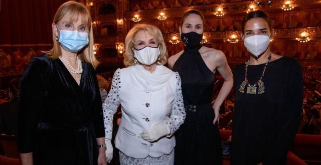 Mirtha Legrand regresó al Teatro Colón acompañada por Juana Viale