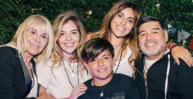 El dolor de Dalma y Gianinna a un año de la muerte de Diego Maradona: pidieron Justicia