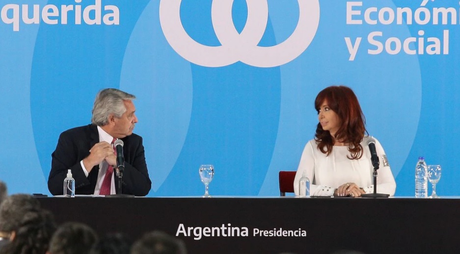 El Gobierno redujo la diferencia en la provincia de Buenos Aires pero perdió en 15 distritos y no controlará el Senado