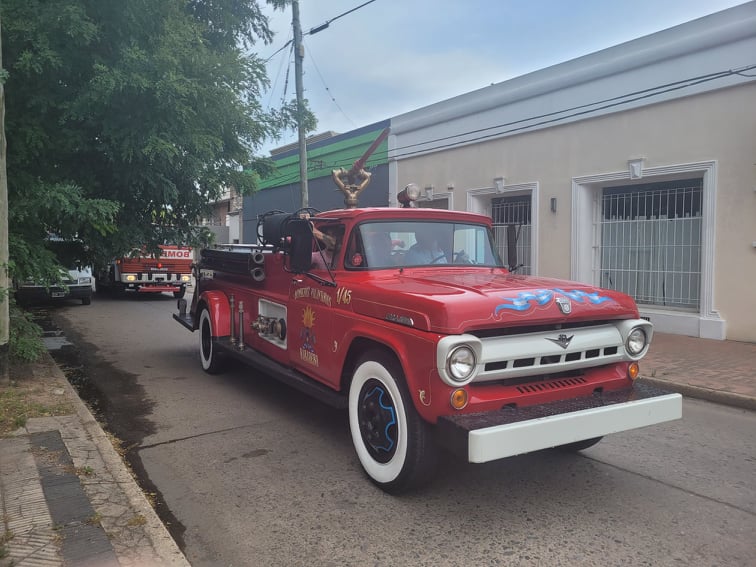 Bomberos: Desfile de unidades por el 70 aniversario