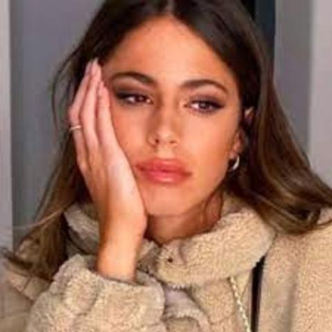 Denuncian que Tini Stoessel se subió a un escenario con síntomas de covid-19