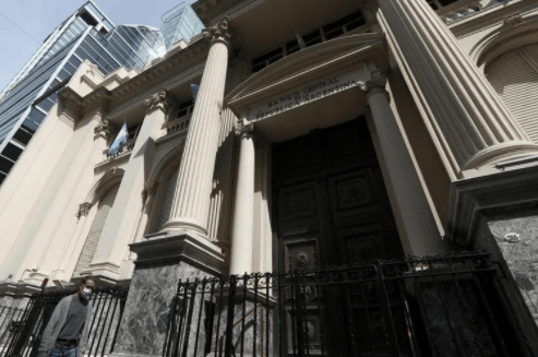 Estrés de reservas: por qué al Banco Central se le dificulta acumular dólares en el cierre del año