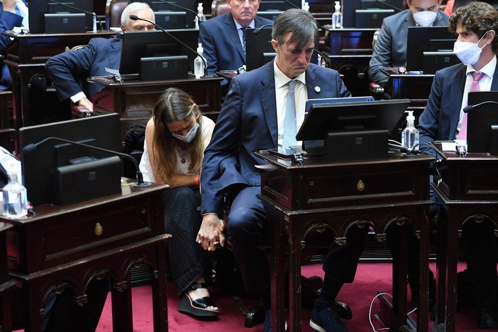 Emotivo discurso de despedida de Esteban Bullrich en el Senado: “Renuncio con profunda tristeza”