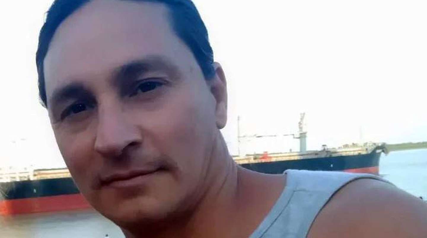 Mató a su mujer, violó una condicional y chocó: su nueva pareja murió en el accidente y está prófugo
