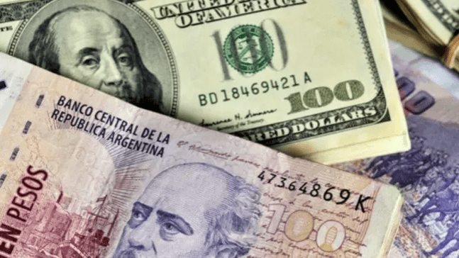 El peso argentino fue la segunda moneda más devaluada en 2021 en todo el mundo: cuáles fueron las otras