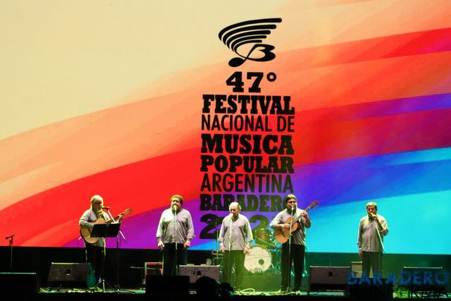 Primer noche del Festival popular de Baradero. ???☔