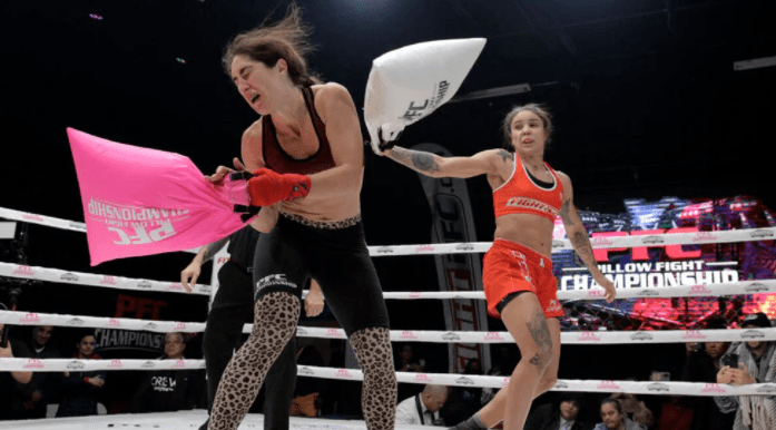 Las impactantes imágenes del primer torneo profesional de pelea de almohadas: las particulares reglas, los ganadores y las diferencias con el boxeo