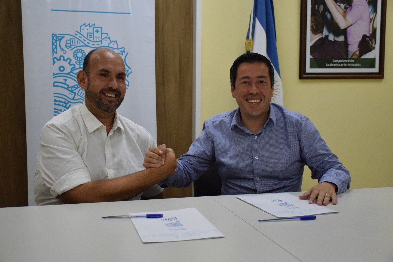 El intendente firmó un convenio para el mejoramiento de la red vial urbana con el ministro de Infraestructura de la provincia