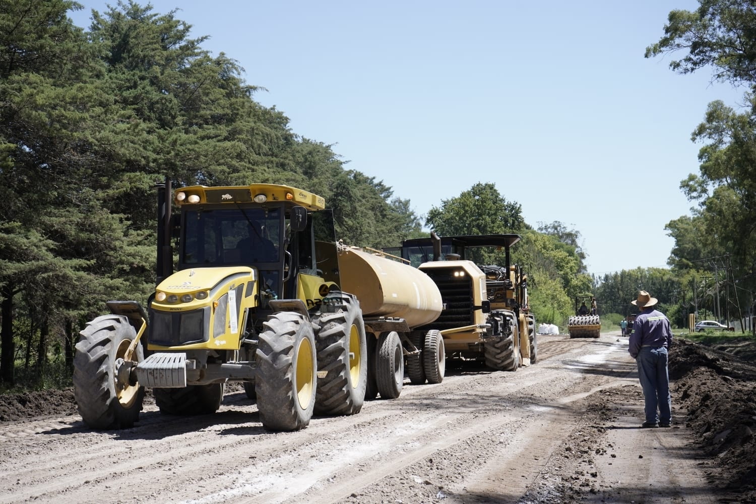 Continúa la obra de repavimentación del acceso de Alsina