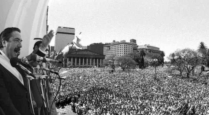 Raúl Alfonsín: una madre estricta, la lucha por la Democracia y una vida dedicada a la política