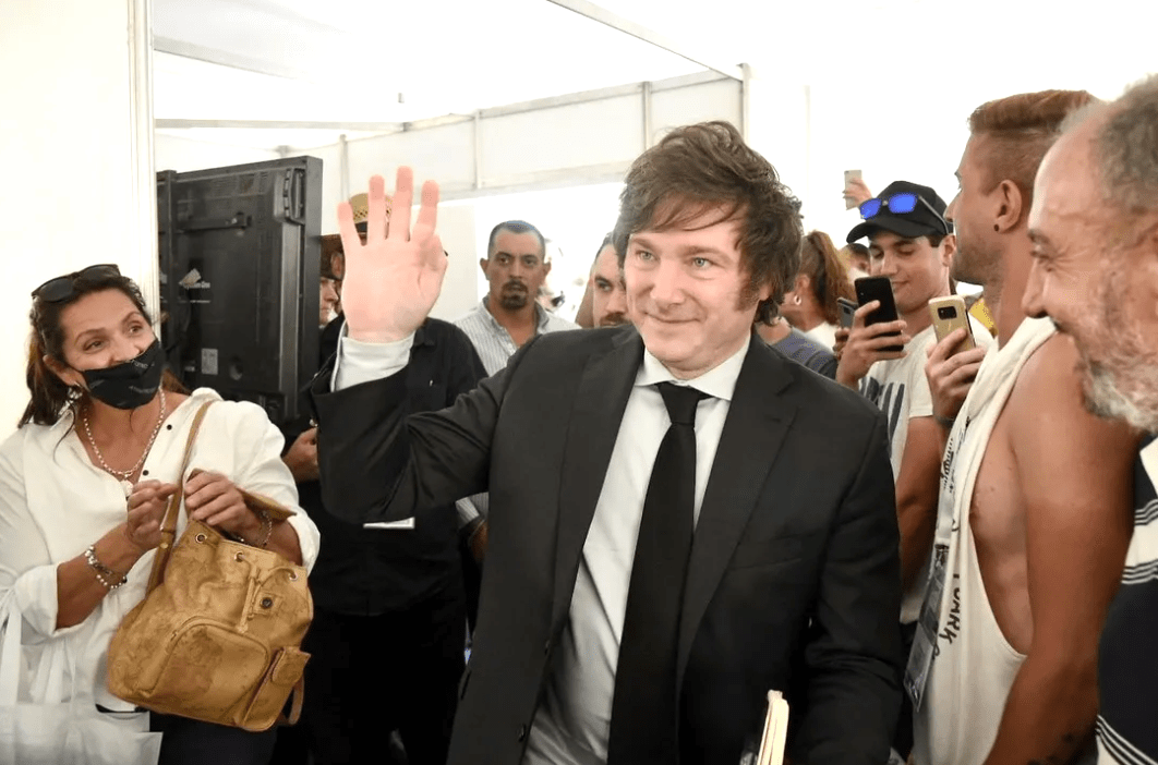 Javier Milei dijo que si es presidente va a dolarizar la economía para terminar con la inflación