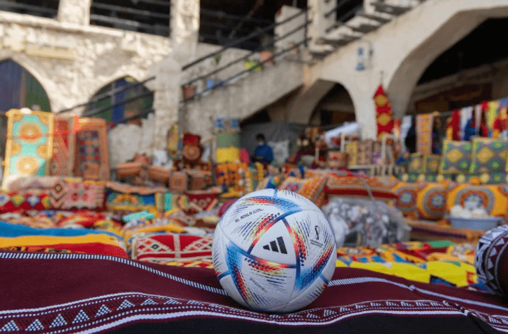 Presentaron la pelota del Mundial: inspirada en la cultura de Qatar y con una velocidad inédita