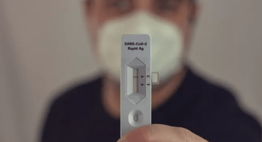 En quince minutos, podés saber si tenés coronavirus: ¿cómo funciona el autotest autorizado por ANMAT?