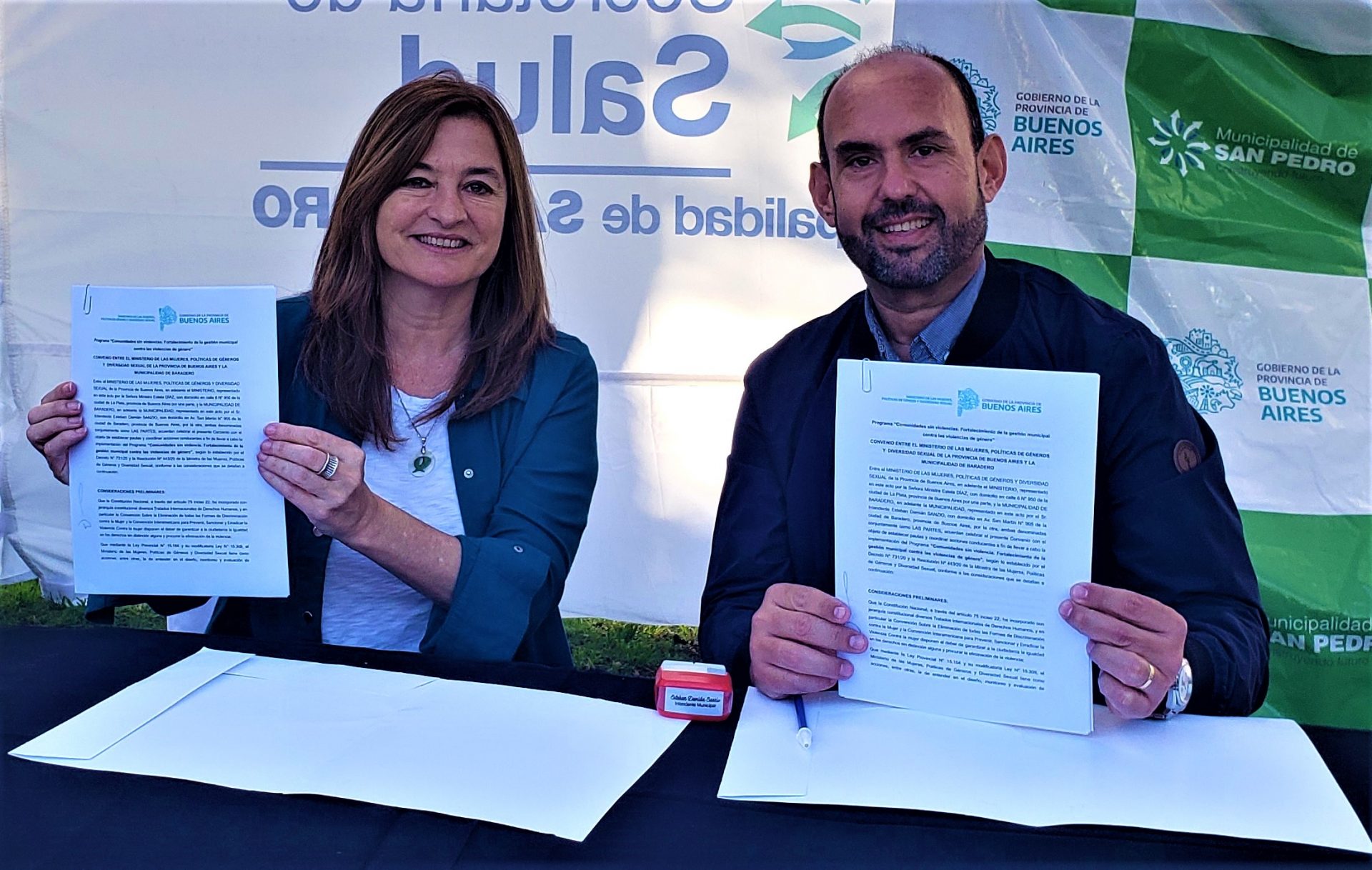 El intendente firmó un nuevo convenio del programa Comunidades sin Violencia con la ministra Estela Díaz