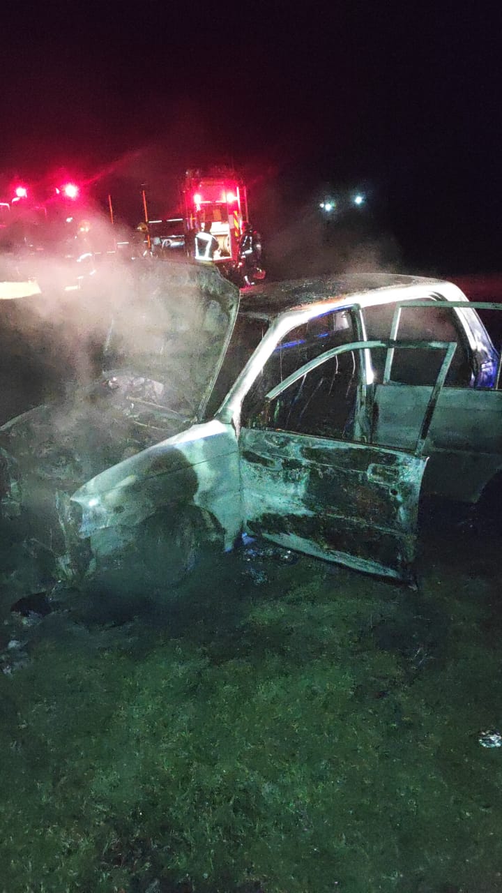 Incendio de un auto en la costa